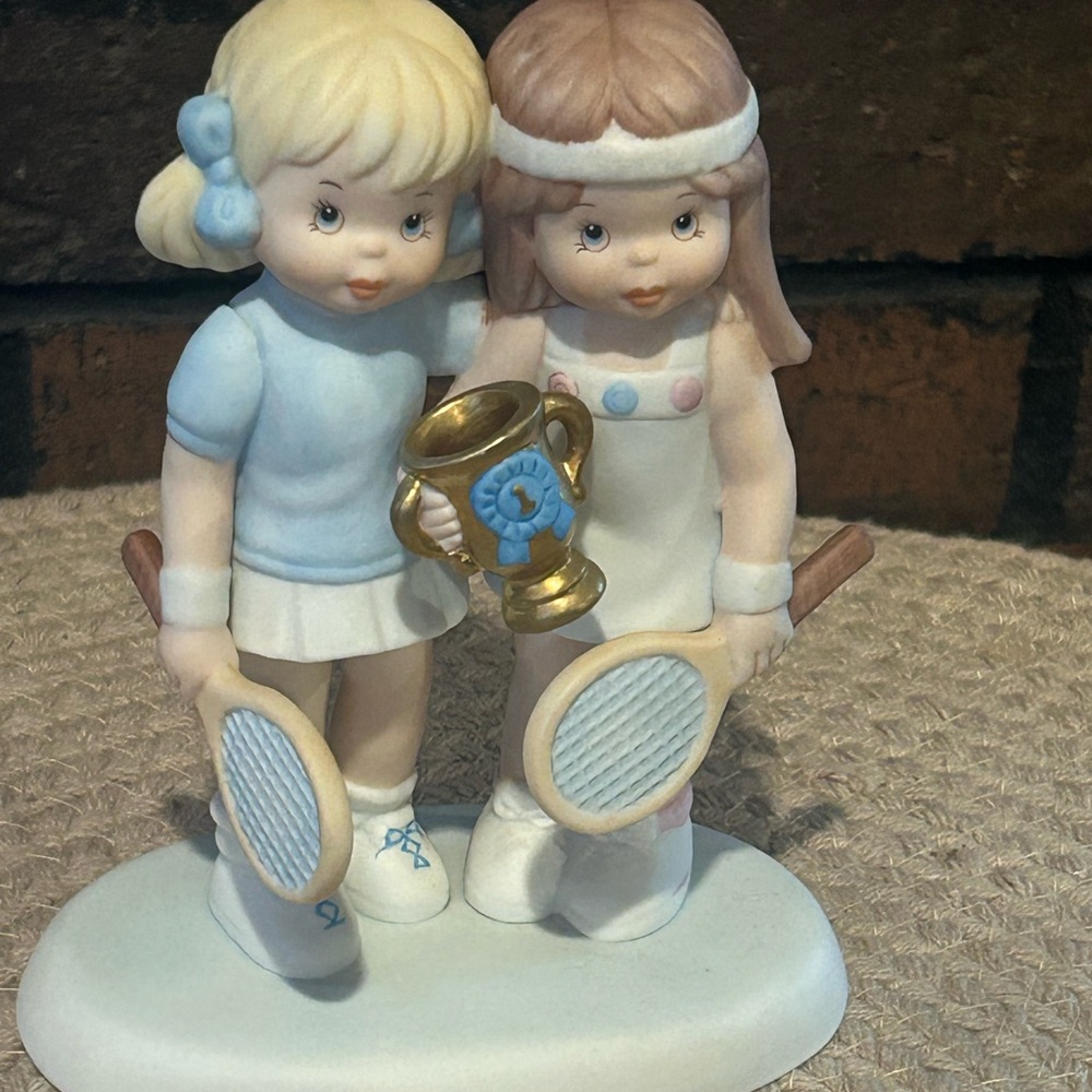 Enesco Sisters & Best Friends We’re Champion Friends Figurine